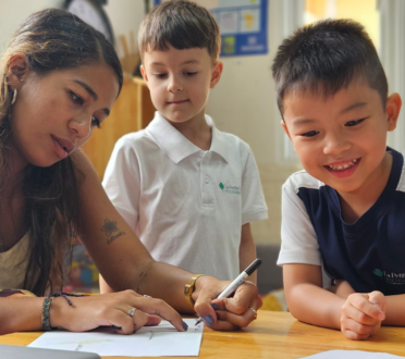 Trò chơi mô phỏng cho trẻ: Khám phá trí tưởng tượng và kỹ năng toàn diện