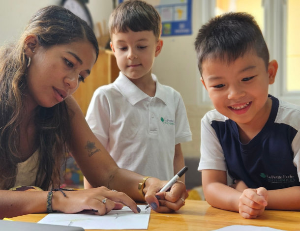 Trò chơi mô phỏng cho trẻ: Khám phá trí tưởng tượng và kỹ năng toàn diện