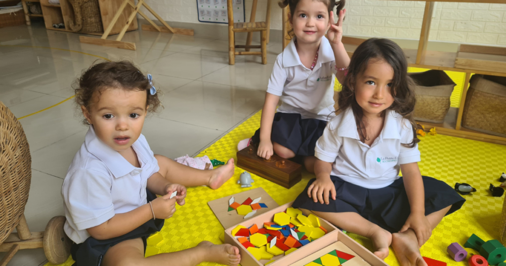 trò chơi tượng trưng phát triển trí tưởng tượng