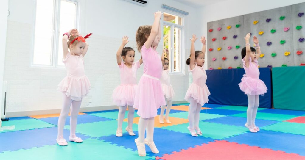 các hoạt động ngoại khóa cho trẻ
