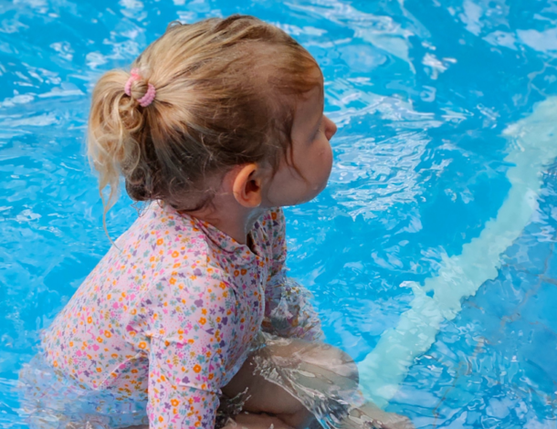 How to Teach Kids to Swim: Building Water Confidence Through Play and Care